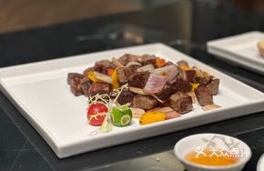 Beef Cubes with Dried Shallots