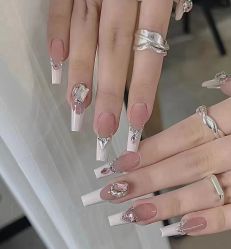 -悦指间美甲美睫