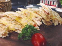 培根虾仁凯撒迪亚芝士饼-遇见西木美式餐厅(体育路店)