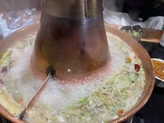 -果松木炭酸菜铜火锅·外婆参鸡汤