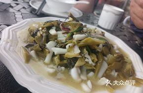 Sour Cabbage Squid Slices