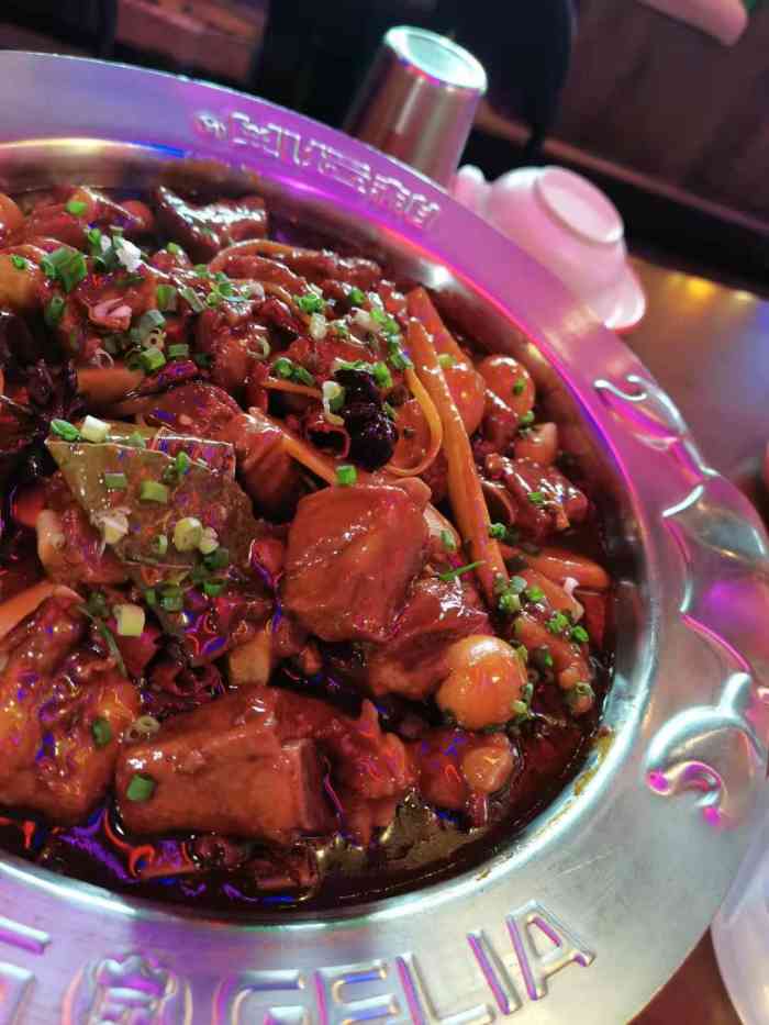 胖哥俩肉蟹煲(曹路宝龙广场店)-"吃了一次,感觉还可以,品种还是蛮多的