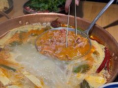 -洱火云南酸菜牛肉火锅(石景山当代商城店)