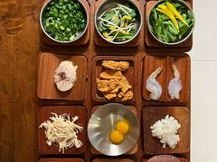 -银米·云南传统过桥米线(双廊黑金冠店)