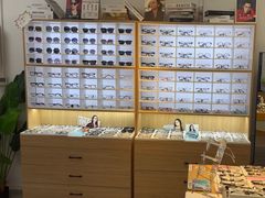 -天空之镜眼镜店蔡司依视路配镜授权零售店(望京颐堤港店)