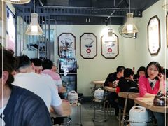 大堂-聚鑫朋酸菜肥肠(文艺路口店)