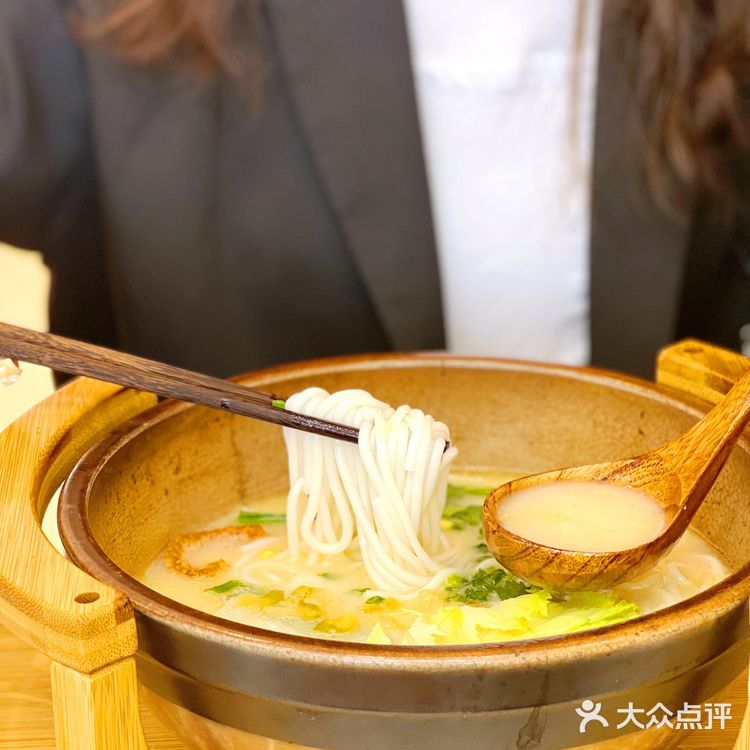 仪式感满满的金汤过桥米线🍜汤鲜味美