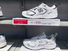 -斯普瑞斯奥特莱斯