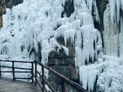-大平台龙居瀑布旅游区