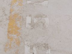 -奕欧来上海购物村停车场