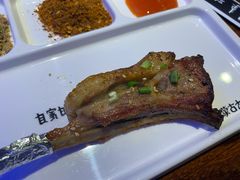 苏尼特金质烤羊排-三个蒙古大叔羊肉串(大宁店)