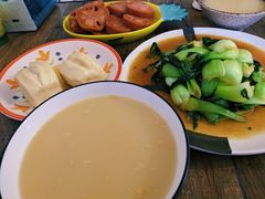 -阿姨来了月嫂服务中心(徐汇店)