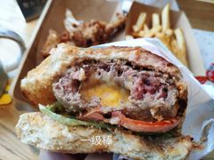 芝心手打牛肉堡-龙治汉堡(中华城店)