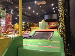 -蹦蹦跳跳(新奥购物中心店)