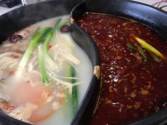 鸳鸯锅-钢管厂歆瑞源油卤串串香(春熙路太古里店)