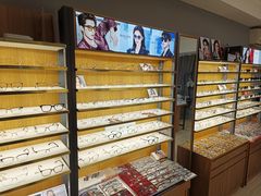 -优医视平价眼镜蔡司依视路折扣工厂店(德胜门店)
