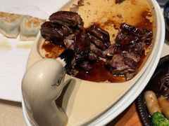 -八府香鸭·啫啫煲(华山路店)