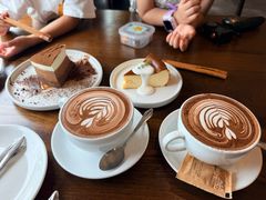 -Chom Cafe and Restaurant