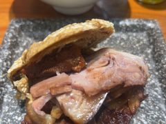-老天桥酱肉烧饼夹肘子(天桥店)