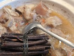 -头上红煨盐鸡·非遗院子餐厅