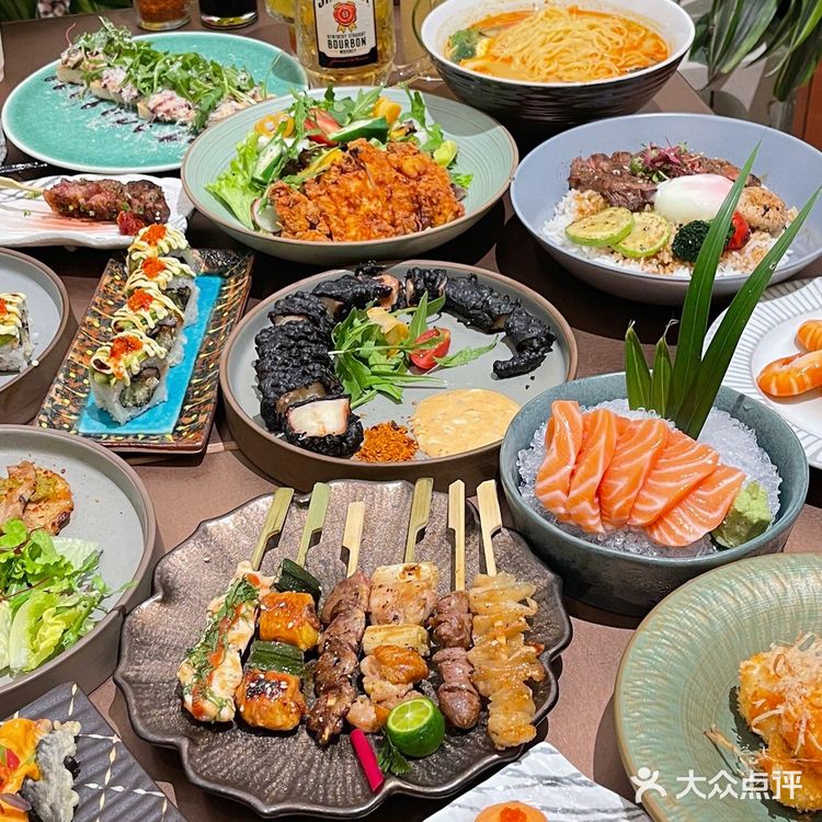 主要是我们爱吃 店里人挺多的,人多热闹!