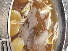 -八次方巴乡石锅鱼·金海湖水库活鱼(谷丰东路店)