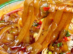 -拈签一笑黄牛肉辣卤串串