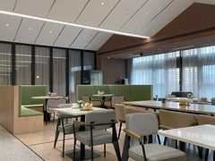 -上海虹桥中心爱琴海亚朵S酒店