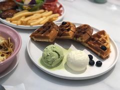 华夫饼配冰淇淋-丽莎沙拉轻食餐厅(国贸店)
