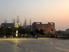 -泉城广场