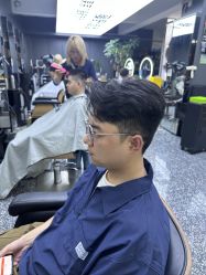 -藤野造型专业烫染接发