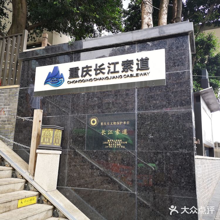 到了晚上，这座城市更漂亮