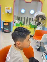 -爆米花儿童美发乐园