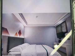 -逸米酒店(广州中山大学附属第一医院东山口地铁站店)