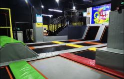 -蹦贝运动中心·蹦床·攀岩·闯关(龙岗店)