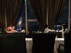 靠窗位-哈布斯扒房(华发商都店)