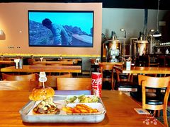 -HUZI虎滋精酿餐吧(京西大悦城店)