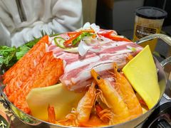 经典泡菜肥牛火锅-阿卡AK.Lab洋风韩餐(花园路万达坊店)