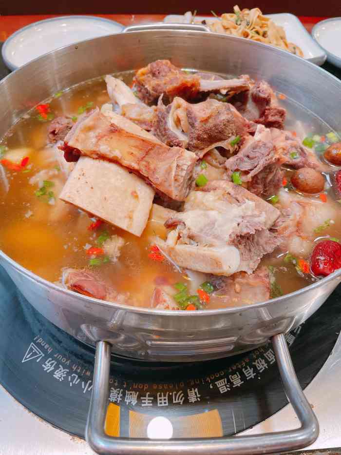 华先生牛排火锅(上江街店)-"[服务铃]服务:他家现在比较火,跟家人..."