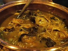 小鸡炖蘑菇-关东小磨东北菜(上海长风大悦城店)