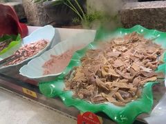 -四囍码头海鲜烧烤自助火锅(外滩南京东路悦荟广场店)