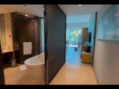 -三亚湾海居铂尔曼度假酒店