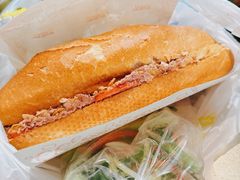 -Bánh Mì Huynh Hoa