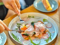 粉粉的班尼迪克蛋-CHILLAX轻乐时(侨建·Hi City店)