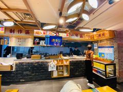 -呷佬·长沙手工米粉(金沙江路店)