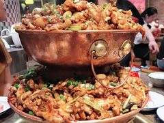 -沪小二炭火蛙锅(淮海中路美食不夜城店)