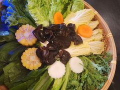 -尚尚仙·酸汤猪手·猪肚鸡火锅(华联万柳购物中心店)