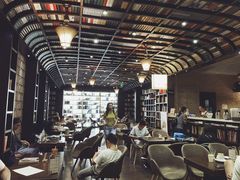 -钟书阁(松江泰晤士小镇店)