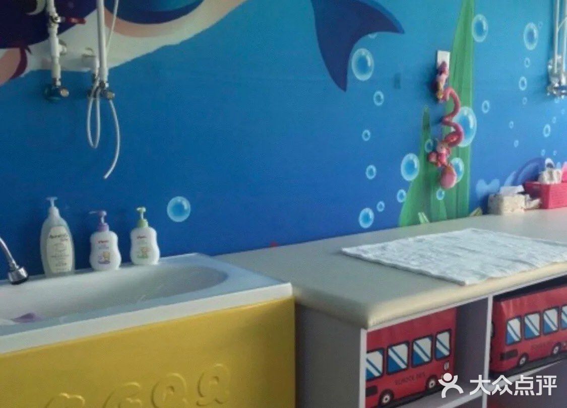 炎热的夏季 清凉的水池