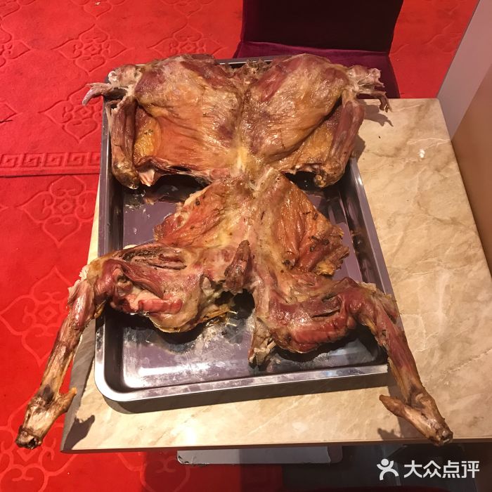 新疆喀什餐厅(泺文路店)馕坑烤全羊图片